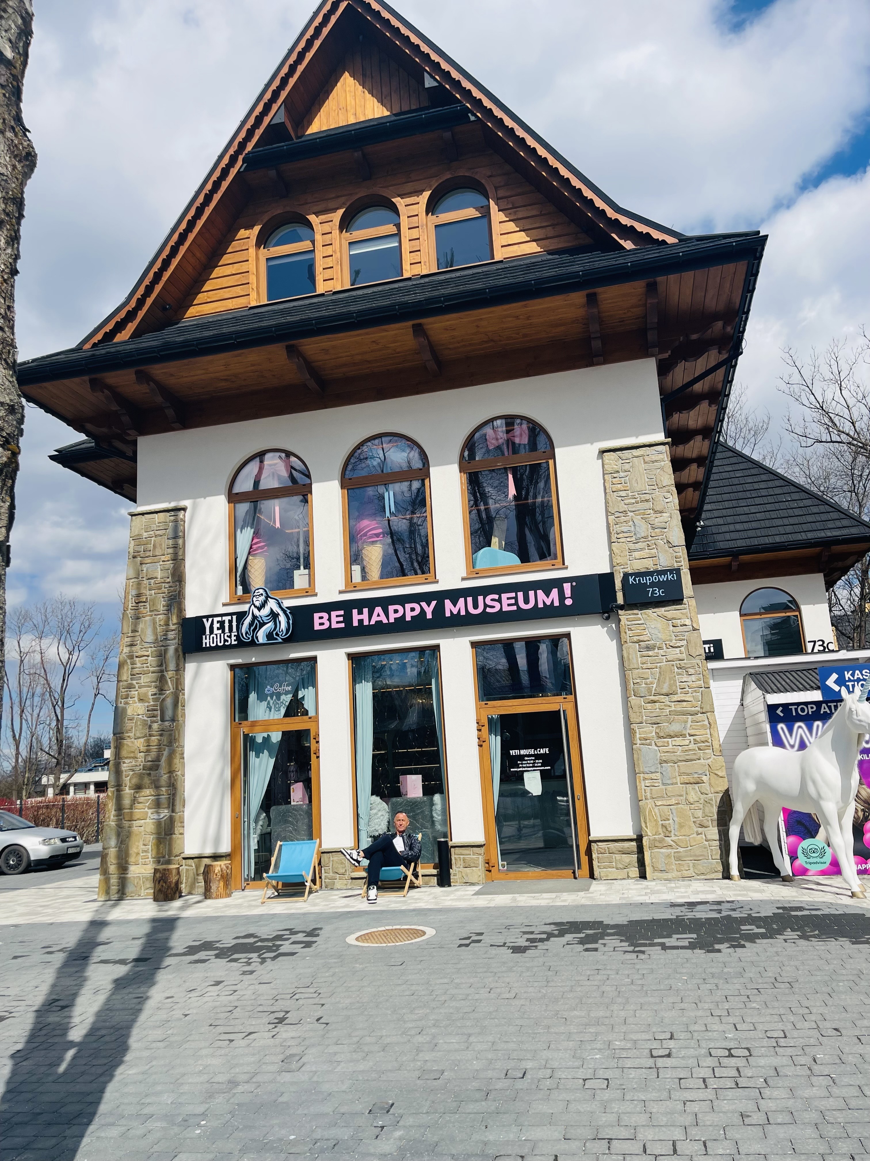 Yeti House by Be Happy Museum Zakopane